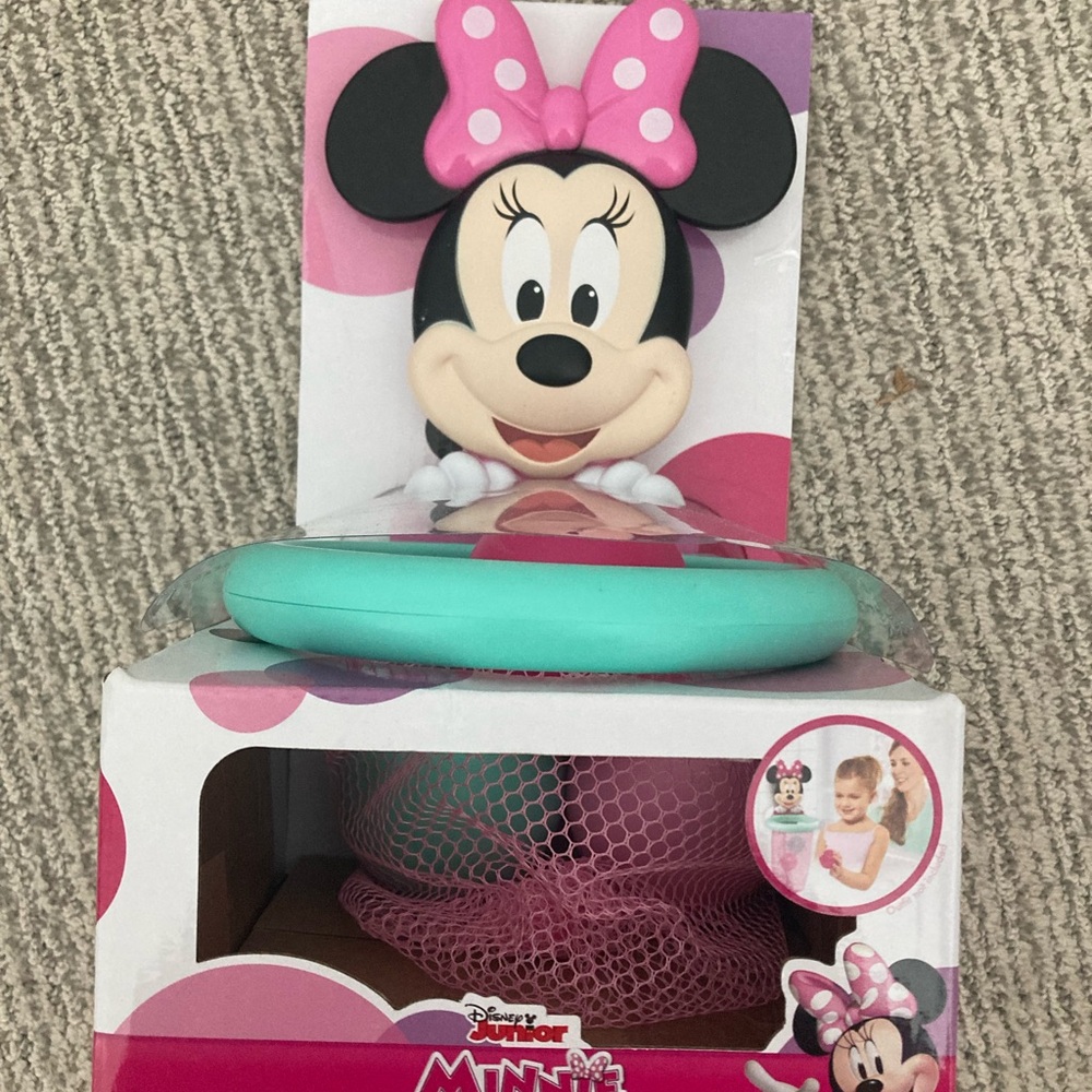 Minnie Mouse Basketball Hoop Set Bathtub activity